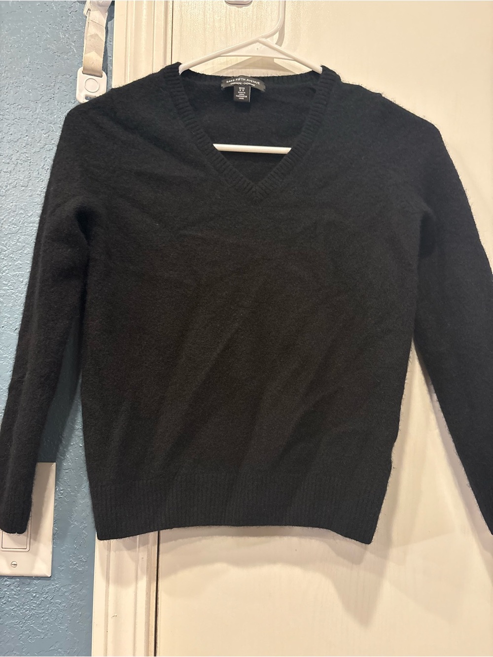 Black V-Neck 100% Cashmere Kids Sweater - Soft Knit size medium Unisex